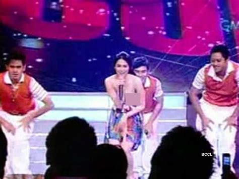 marian rivera nip slip|Oops! 8 Pinoy Celebrities who were victims of wardrobe malfunction